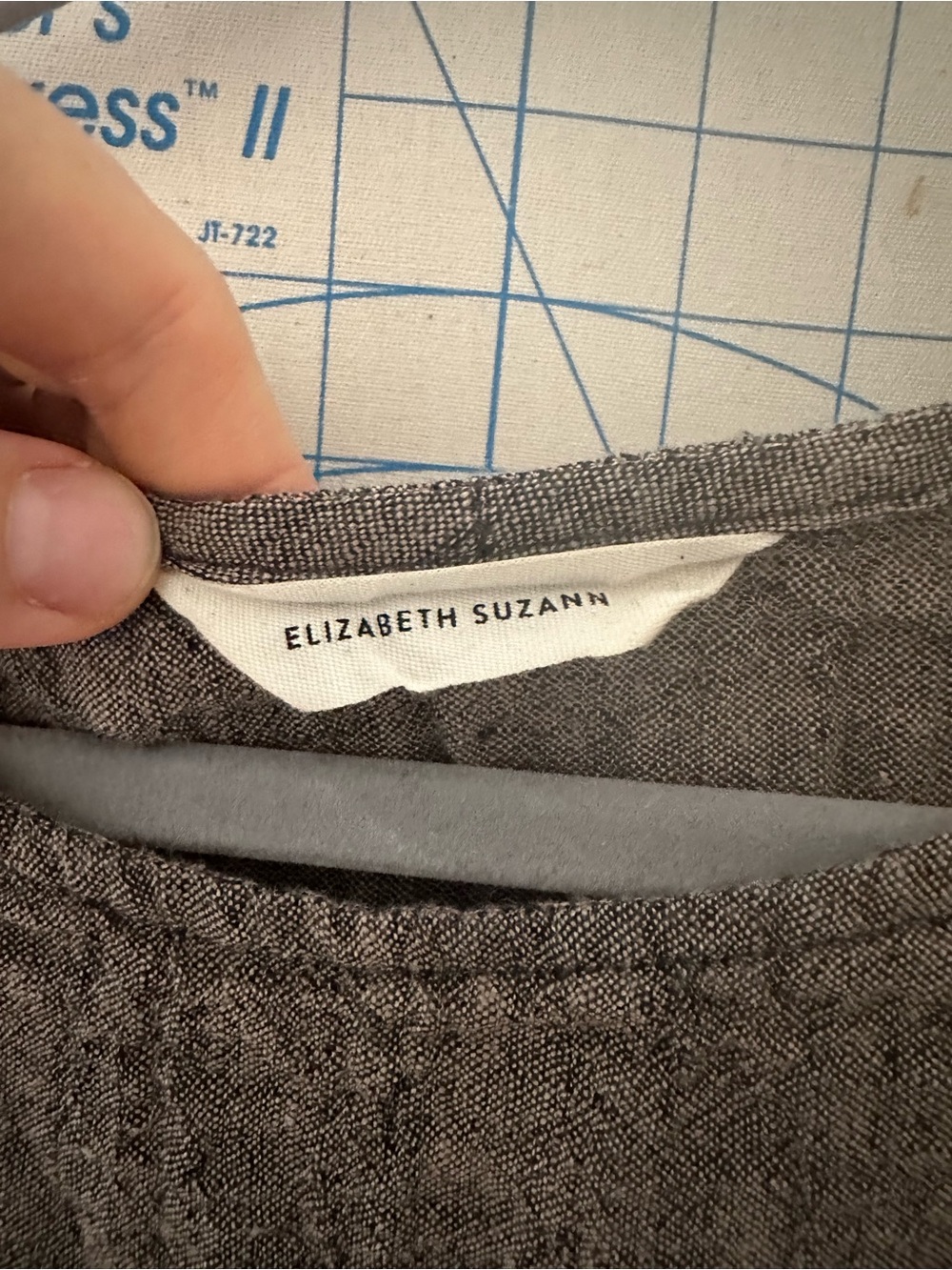 Georgia Tee in Linen Gauze Pepper - Picture 4 of 6